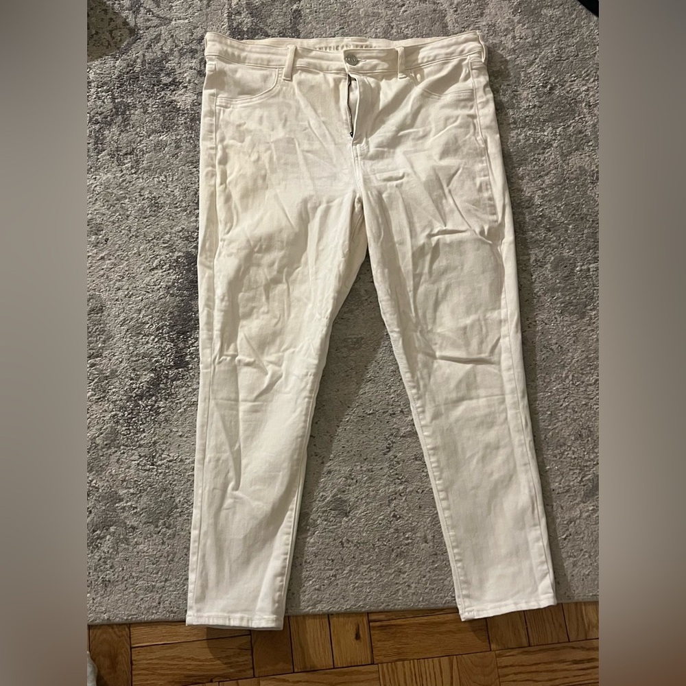 American Eagle Outfitters white high rise jegging